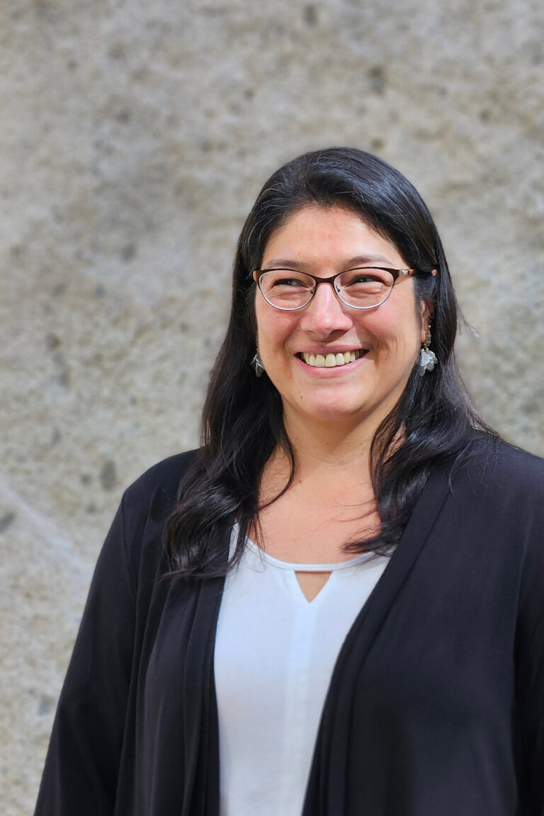 Asistente Maricel Hernández